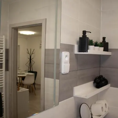 Chris Apartment