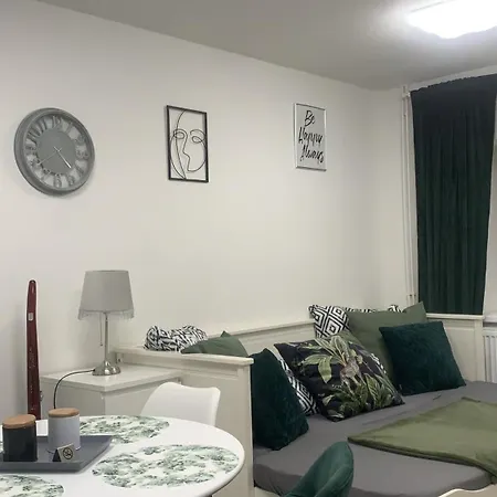 Apartment Chris